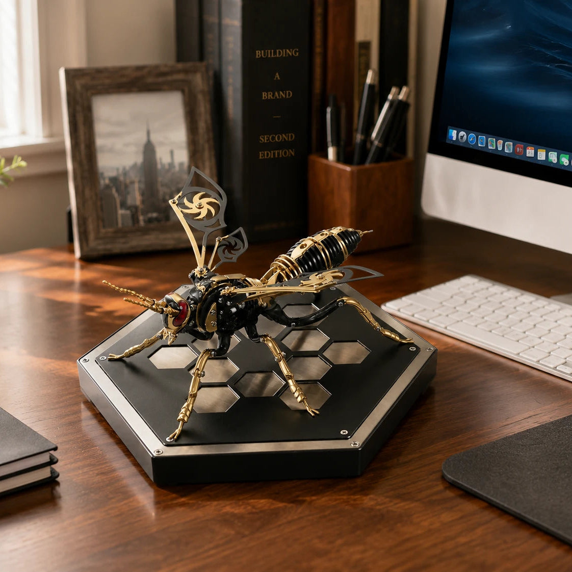 Hornet King – Mechanical Metal Model Kit, DIY Assembly Collectible – 314 Pieces